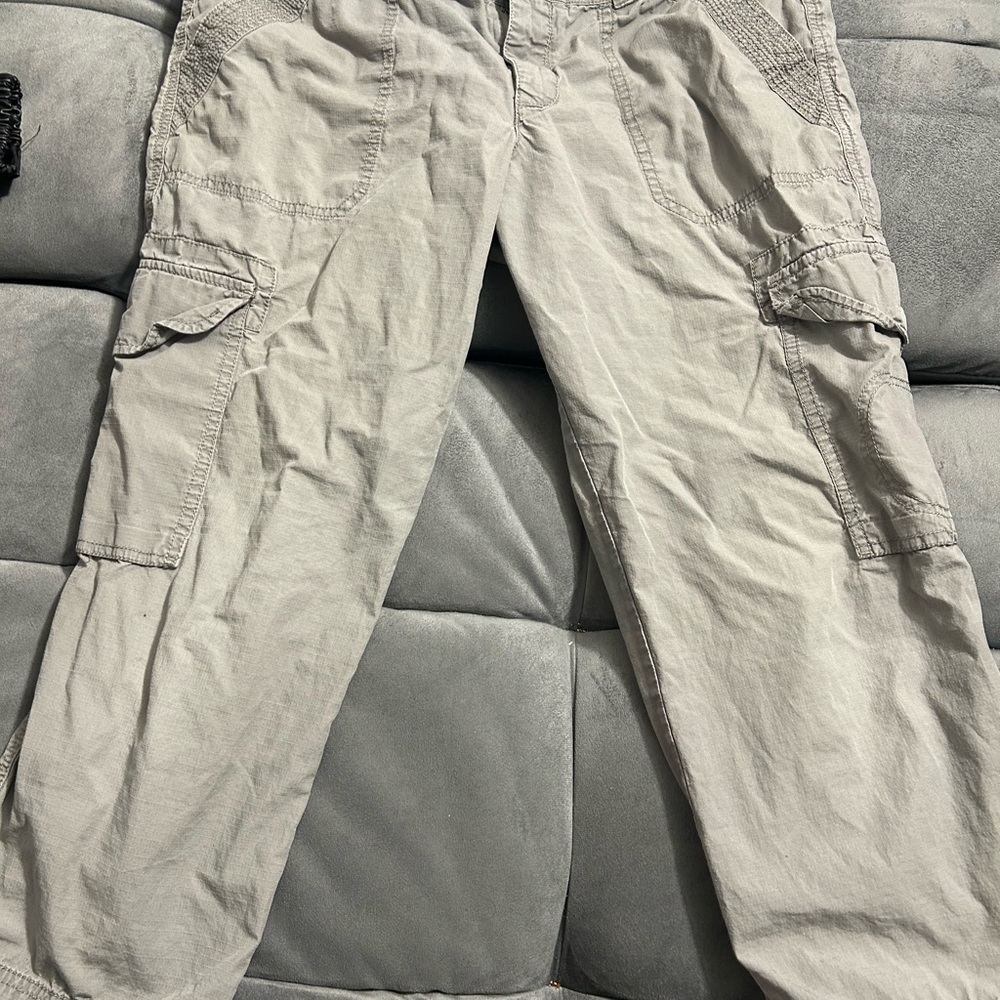 Gray Cargo Capri’s